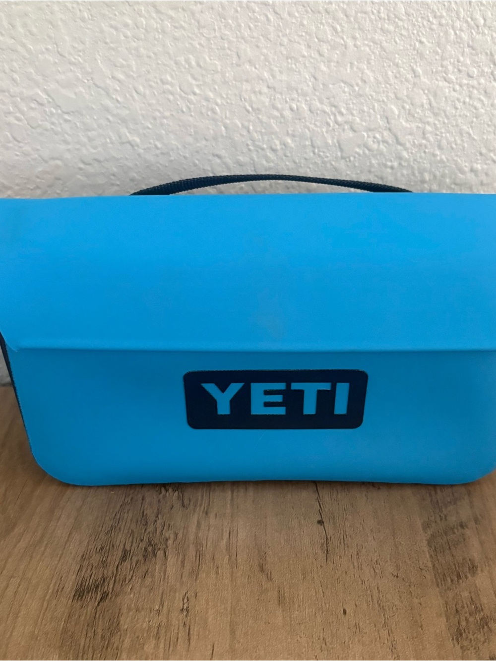Yeti Sky Blue Men's Toiletry Bag with Top Handle